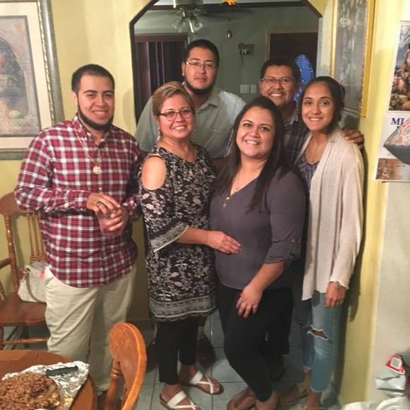 Meet your Posher, Carlos - Picture 1 of 1